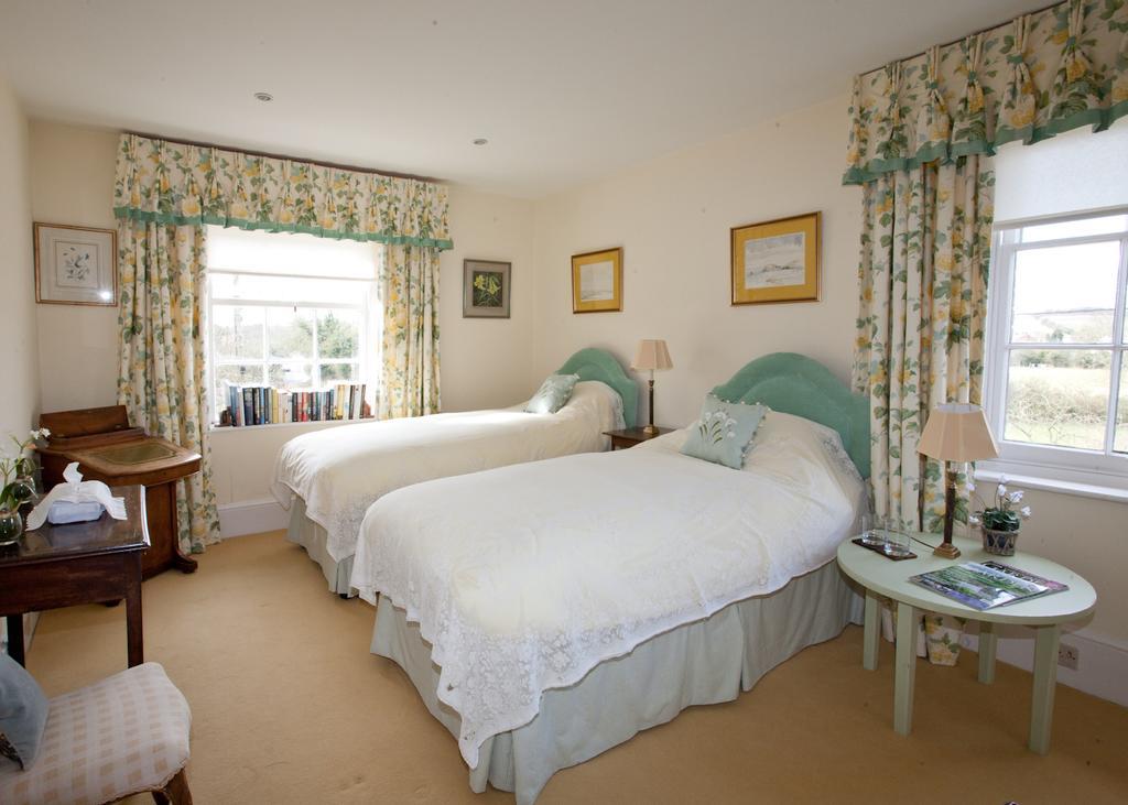Отель Brunton Farmhouse Collingbourne Kingston Экстерьер фото