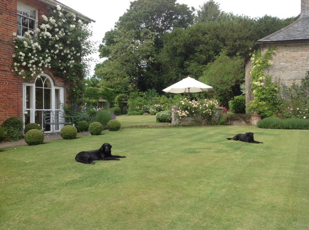 Отель Brunton Farmhouse Collingbourne Kingston Экстерьер фото